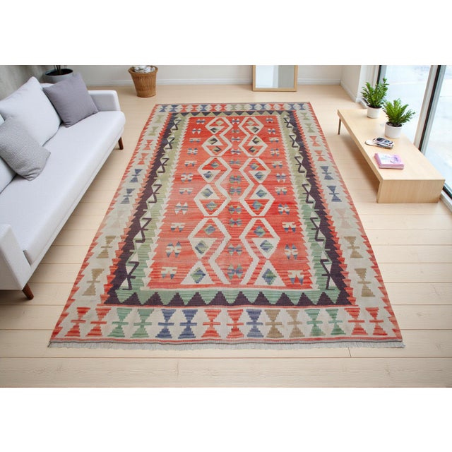 Farmhouse Vintage Handwoven Turkish Oushak Kilim Flat Weave Rug Boho Farmhouse Decor - 4′5″ × 7′8″ For Sale - Image 3 of 14