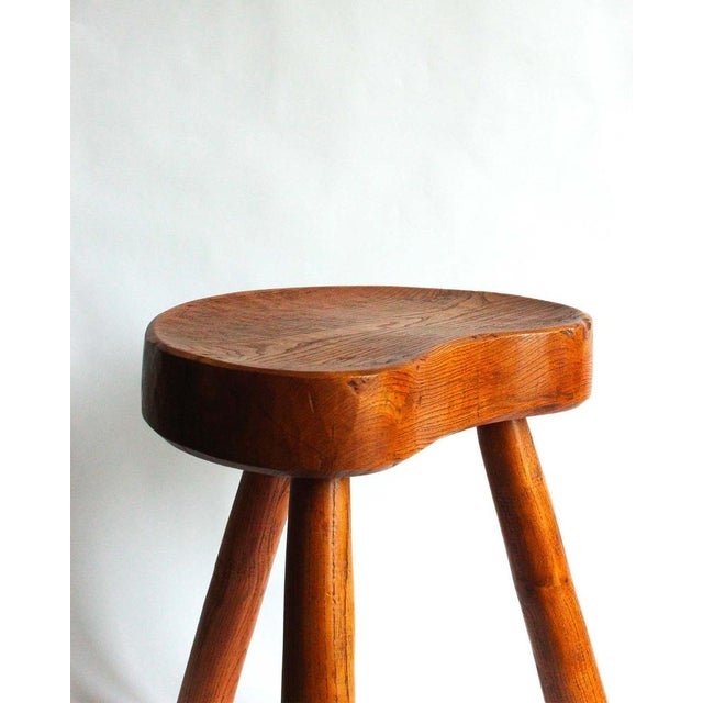 Beige Folk Art Oak Tripod Stool in the style of the Marolles Artisans, 1950s For Sale - Image 8 of 13