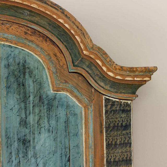 19th C. Swedish Rococo Secretary With Library in Original Paint For Sale - Image 4 of 12