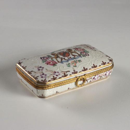 Porcelain Box from Edmé Samson Paris For Sale - Image 10 of 10