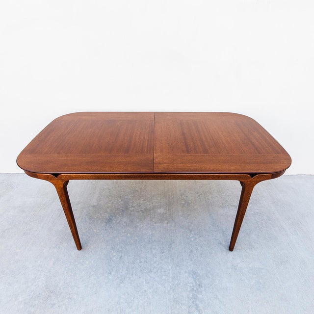 Brown Saltman Restored 1950s Mahogany Dining Table With Two Leaves Attributed to Brown Saltman For Sale - Image 4 of 15