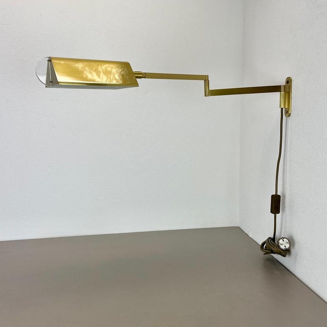 Large Swing Arm Brass & Acrylic Glass Wall Light in the style of Stilnovo, Italy, 1970s For Sale - Image 3 of 18