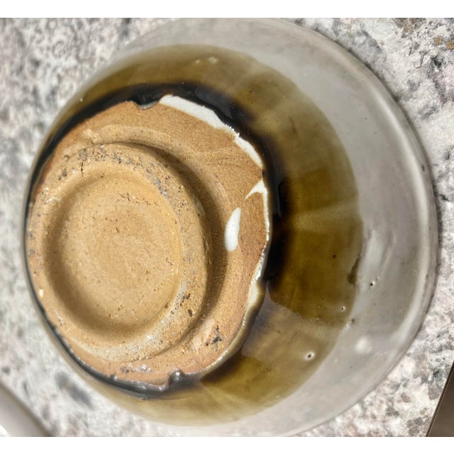 Modern Chinese Swatow-Ware Ming Dynasty Period Style Bowl, 7.5” Diameter For Sale - Image 3 of 8