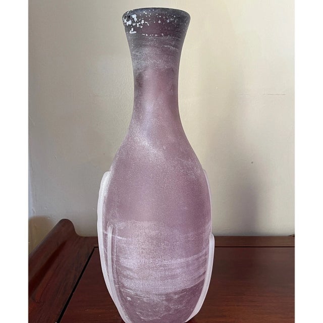 Authentic Livio Seguso Murano Art Glass Vase - Venice, 1988 This is a monumental 14-inch hand-blown art glass vase by the...