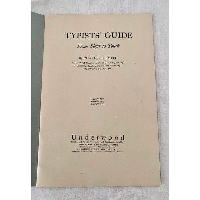 Antique 1922 Underwood Standard No. 5 Typewriter - Serial 1539401 With Underwood's Typists Guide Original Condition For Sale - Image 14 of 16