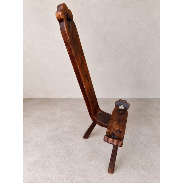 Vintage European Primitive Three-Legged Hardwood Birthing Chair With Trefoil Cutouts For Sale - Image 4 of 8