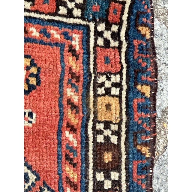 Small Bag Face Qashqai Rug, 1890s For Sale - Image 16 of 18