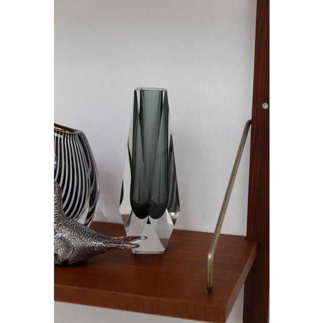 Italian Murano Faceted Sommerso Glass Vase by Flavio Poli for Alessandro Mandruzzato, 1970s For Sale - Image 12 of 16