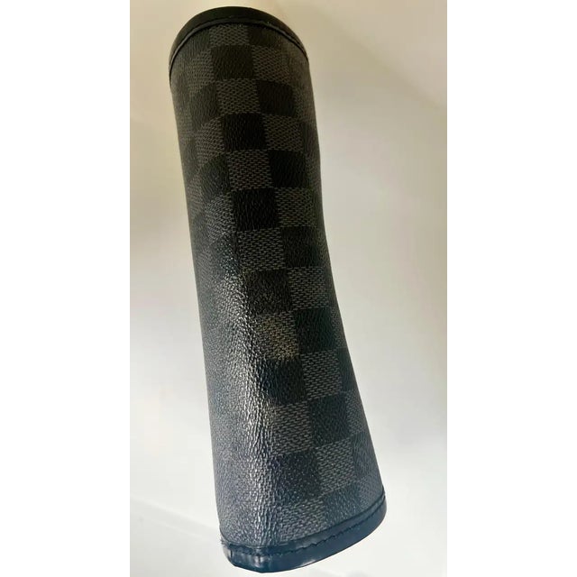 2010s Louis Vuitton Damier Graphite Hanging Toiletry Pouch Bag Travel Organizer For Sale - Image 5 of 15