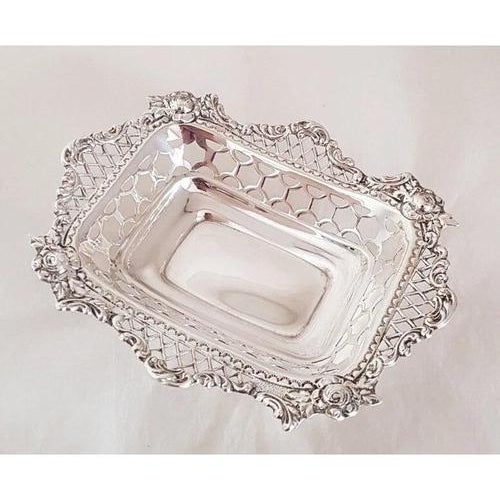 Victorian Sterling Silver Trinket Dish from William Comyns & Sons, London, 1899 For Sale - Image 4 of 18