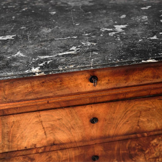 Brown 19th Century French Louis Philippe Walnut Chest With Marble Top (A) For Sale - Image 8 of 11
