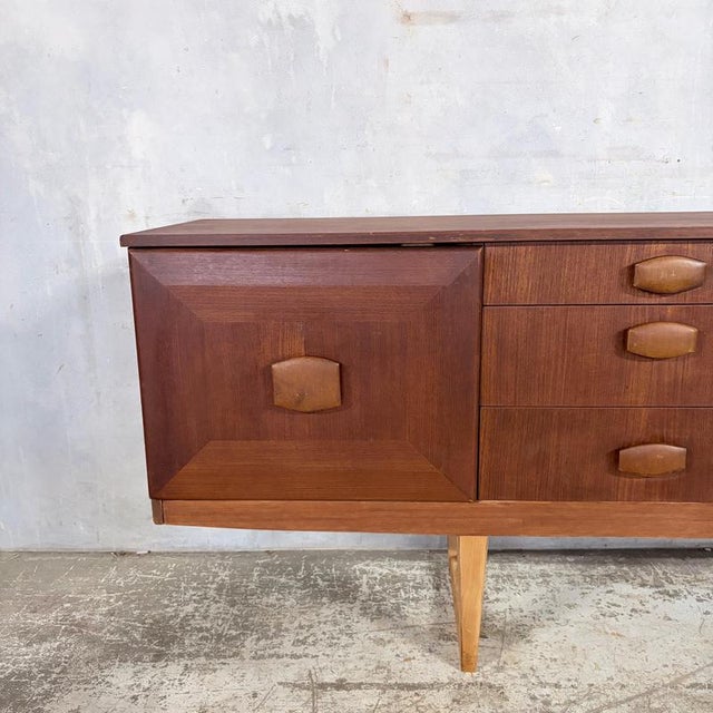 Mid-Century Modern Teak Sideboard from Stonehill, 1960s For Sale - Image 4 of 10