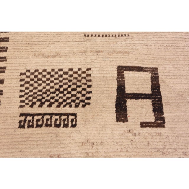 Abstract Nazmiyal Collection Large Modern Moroccan Area Rug For Sale - Image 3 of 10