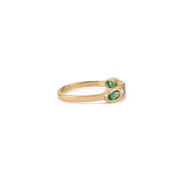 Not Yet Made - Made To Order Oval Cut Three Stone Emerald Engagement Ring Size 7 With Natural Diamonds in 18k Gold For Sale - Image 5 of 16