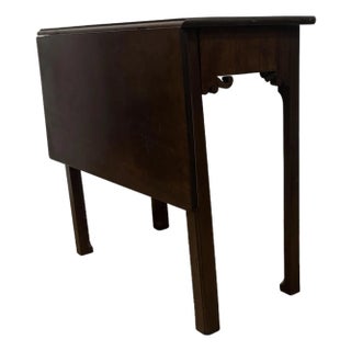 Georgian English Mahogany Gate Leg Table For Sale