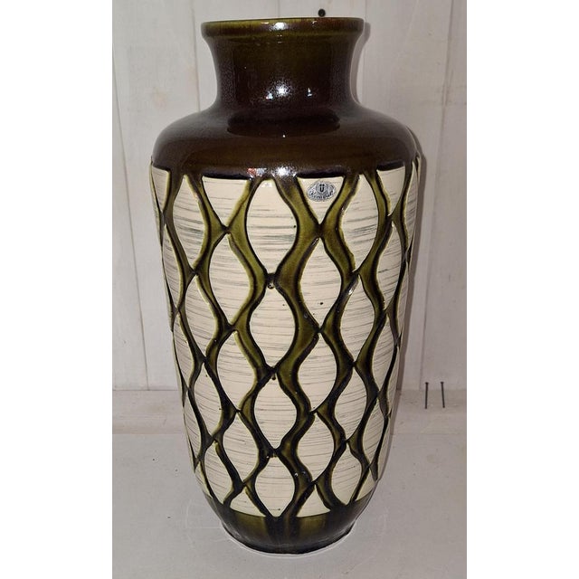1970s Vintage Ceramic Vase with Relief Decoration in Honeycomb Pattern by Übelacker-Keramik, 1970s For Sale - Image 5 of 5