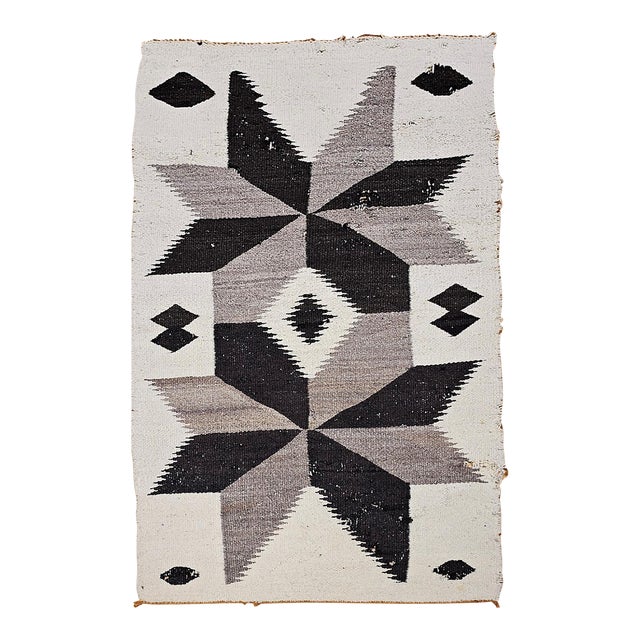 Vintage Native American Navajo Rug, Handwoven Wool, Medallion Pattern, 3x5 For Sale