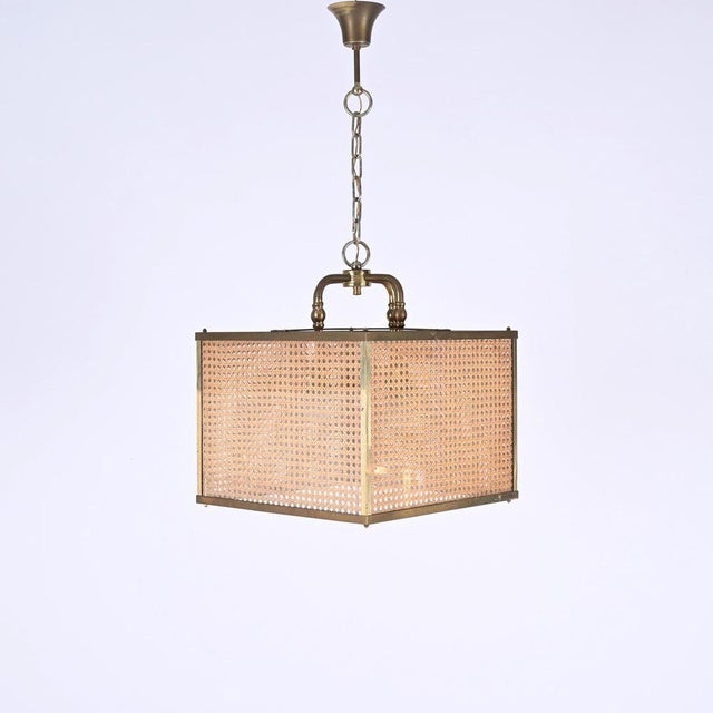 Vienna Straw Wicker, Glass Square & Brass Chandelier Lamp, Italy, 1950s For Sale - Image 3 of 17