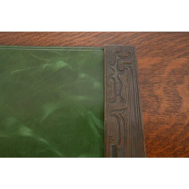 Early 20th Century Tiffany Studios New York Chinese Pattern Bronze Blotter Ends With Leather Desk Blotter For Sale - Image 5 of 12
