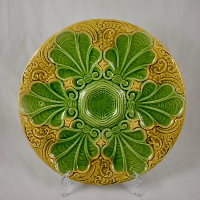 Yellow French Majolica Art Nouveau Seaweed, Shell & Paisley Pattern Oyster Plate, 1890-1900 For Sale - Image 8 of 8