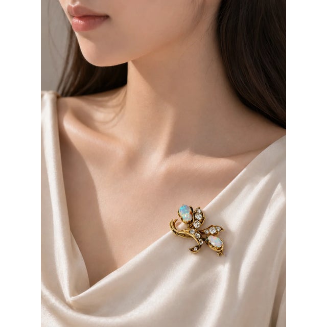 Traditional 1970s 14K Yellow Gold Opal Rose Cut Diamond Pendant Brooch Pin For Sale - Image 3 of 3