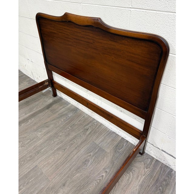 Brown Vintage Full Size Kindel Grand Rapids Oxford 176e Chippendale Style Bed For Sale - Image 8 of 9