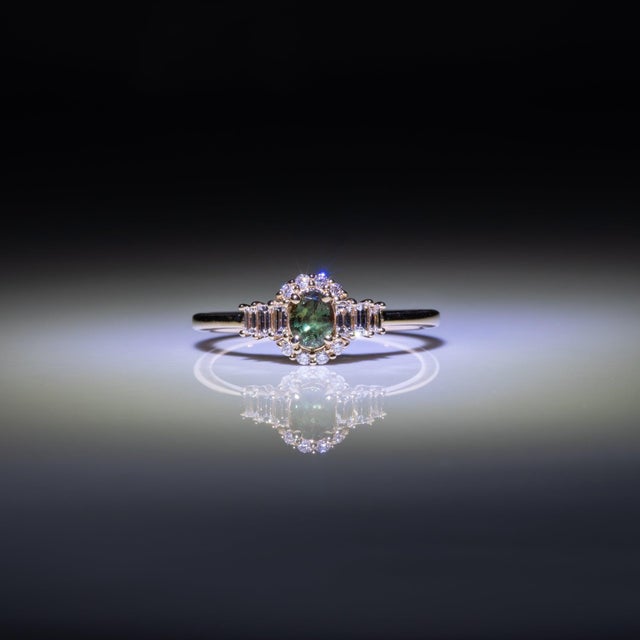 Metal Alexandrite Ring With Earth-Mined Diamond Accents in Solid 14k Gold, 5x3.5mm For Sale - Image 7 of 12