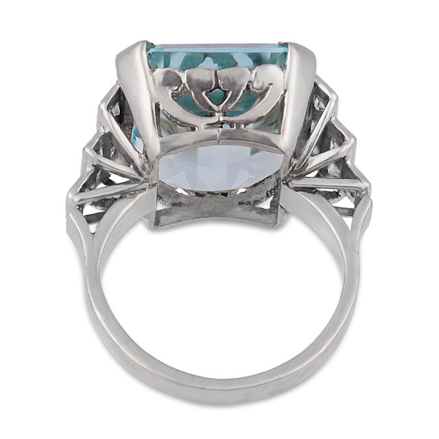 1930s Art Deco 9.90 Carat Aquamarine Diamond Platinum Cocktail Ring, Size 3.5 For Sale In Los Angeles - Image 6 of 6