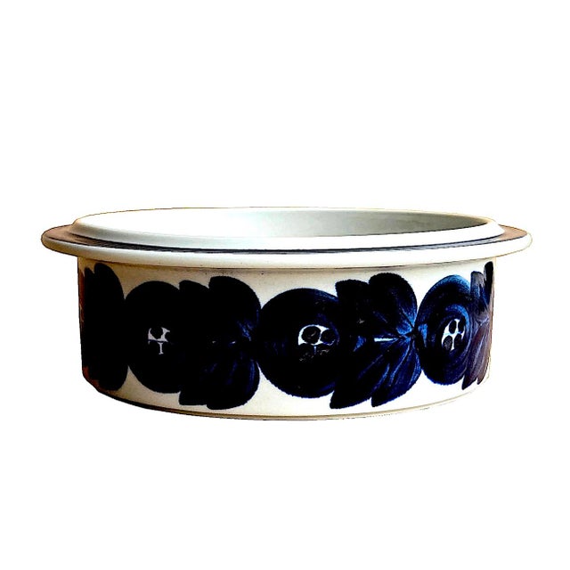 Offered is a 9" Vegetable Serving Bowl in the Anemone Blue pattern by Arabia of Finland designed by Ulla Procopé. The...
