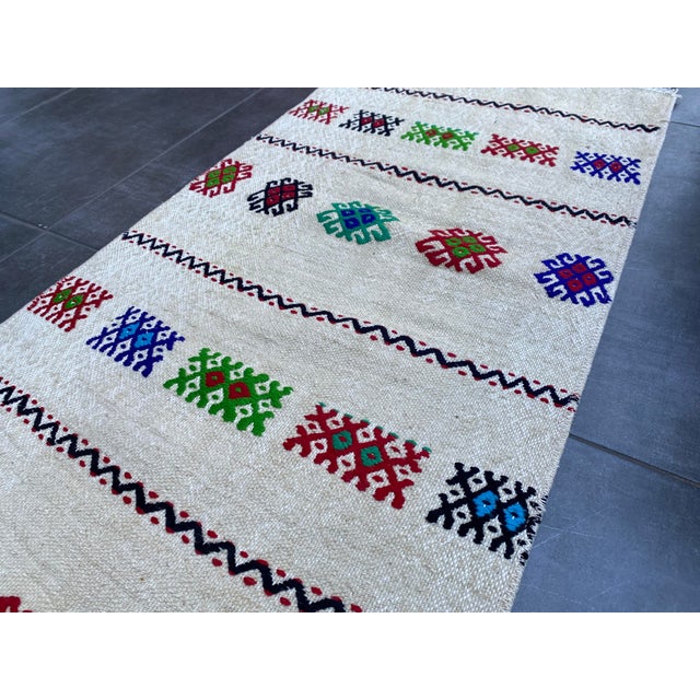 Textile Vintage White Bohemian Kilim Rug For Sale - Image 7 of 10