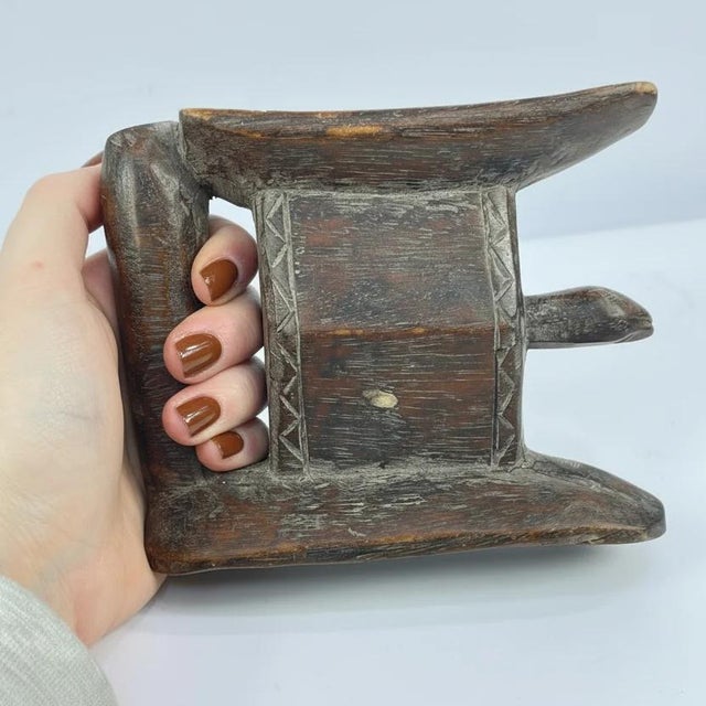 Wood Early 20th Century Baule Headrest Côte d'Ivoire For Sale - Image 7 of 7