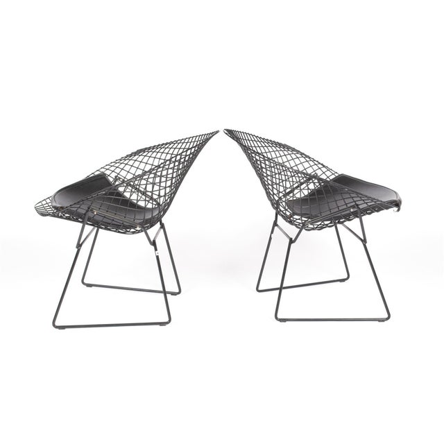 SET OF FOUR MCM HARRY BERTOIA DIAMOND CHAIRS in black and in amazing condition! American, mid-century. Crosshatched steel...