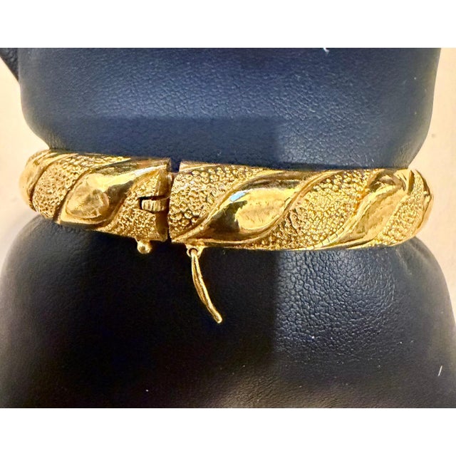 VINTAGE 24 Karat Yellow Pure Gold 27.5 Gm SMALL Bangle Bracelet, Openable For Sale - Image 12 of 18