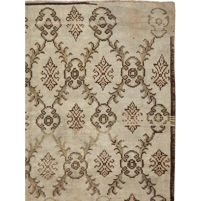 Rustic Galerie Shabab Collection Mid-20th Century Turkish Anatolian Accent Rug For Sale - Image 3 of 10
