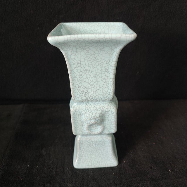 Art Deco Chinese Ceramic Vase,Guan Ware Crackle Glaze Celadon Porcelain Square Huagu Vase For Sale - Image 3 of 10