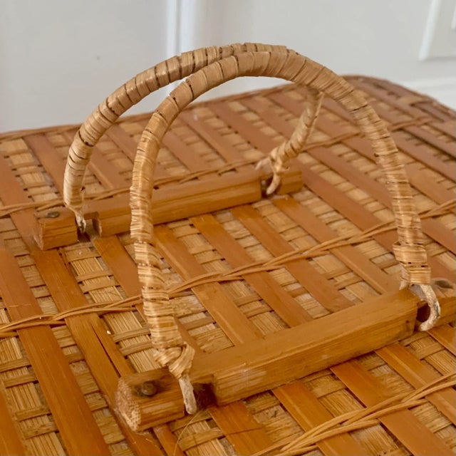 Mid 20th Century Vintage Asian Large Wicker Lidded Basket With Handles For Sale - Image 5 of 11
