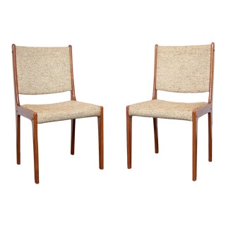 1980s Vintage Mid-Century Modern Set of 2 Scandinavian Teak Tall Back Chairs by Farso Stolefabrik Denmark For Sale