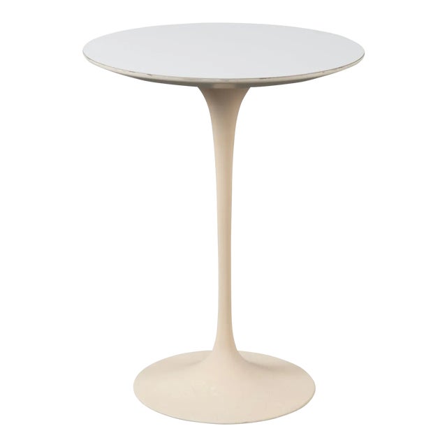 Early Knoll Saarinen Pedestal Tulip Side Table in White Laminate For Sale
