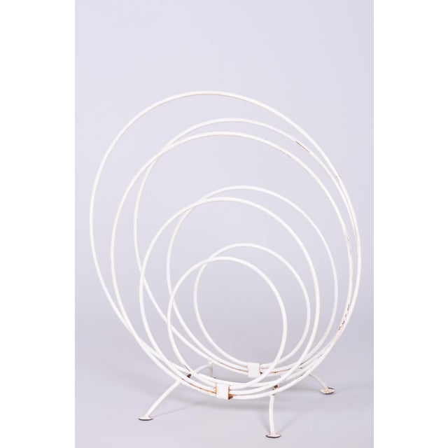 Mid-Century Modern Magazine Rack in Painted Metal, Czech, 1960s For Sale - Image 6 of 6