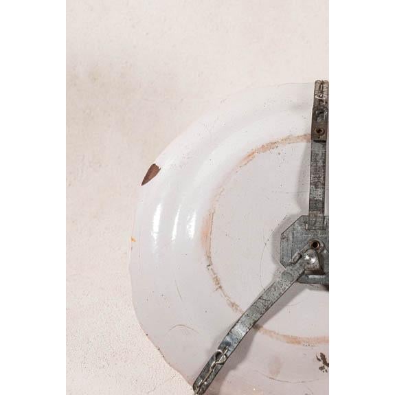 Early 18th Century 18th Century French Mustard Plate (Moustiers; C. 1720) For Sale - Image 5 of 5