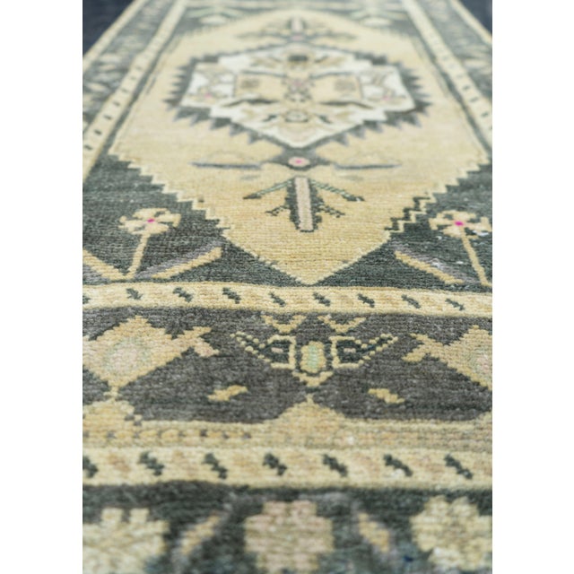 Turkish Mini Rug Oriental Hand Knotted Vintage Rug 1'7" x 3'2" #16878 For Sale In Houston - Image 6 of 8