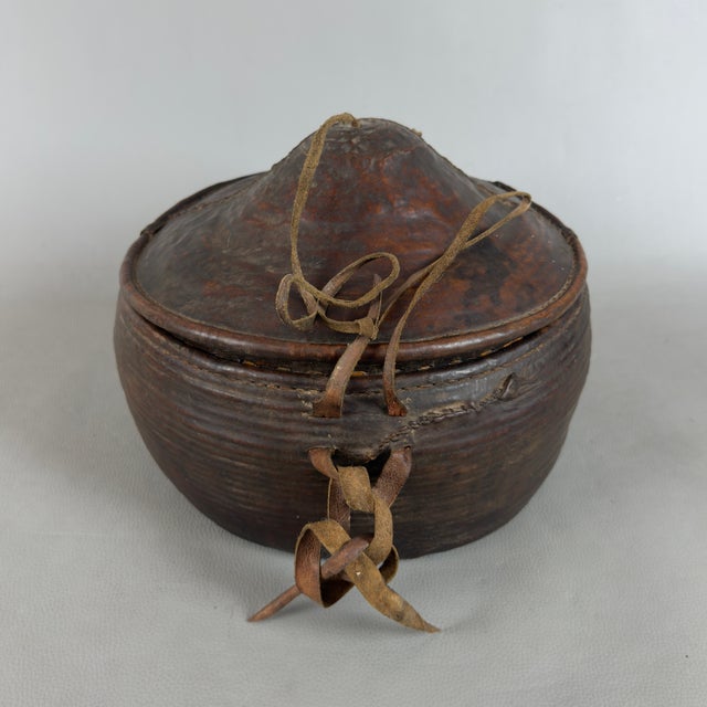 Early 20th Century African Tribal Nomadic Rattan Leather Container Basket with Lid For Sale - Image 3 of 11