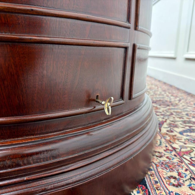 Large Classic English Oval Desk For Sale - Image 9 of 18
