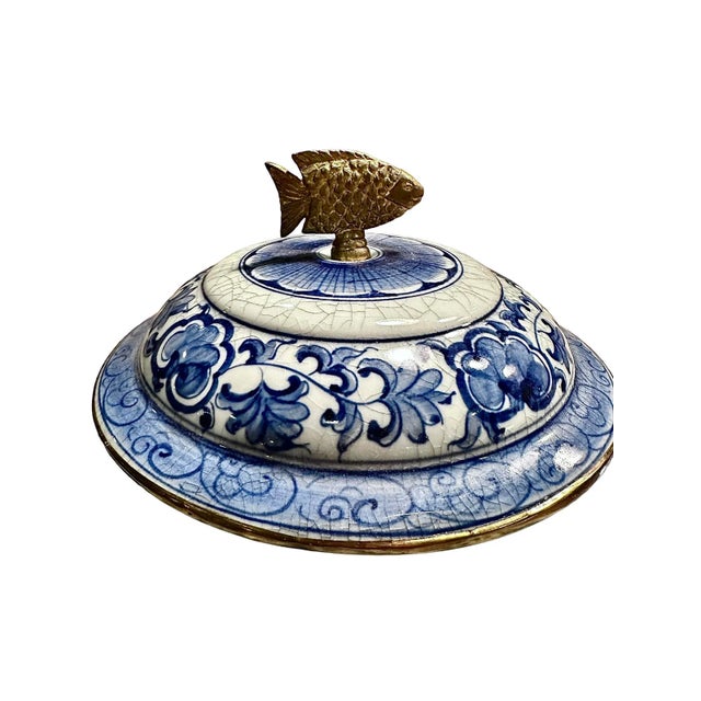 Chinese Late 20th Century Maitland-Smith Blue and White Octagonal Jar With Brass Fish Lid For Sale - Image 3 of 10