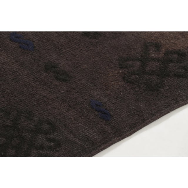 2020s Rug & Kilim’s Contemporary Turkish Runner in Dark Taupe & Charcoal Medallion For Sale - Image 5 of 9