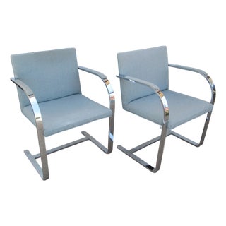 Late 20th Century 2 Ludwig Mies Van Der Rohe Flat Arm Brno Chairs Gordon International For Sale