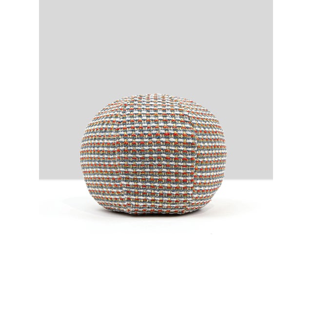 Contemporary The House Of Scalamandré Heatherton Circle Pillow In Preppy For Sale - Image 3 of 3