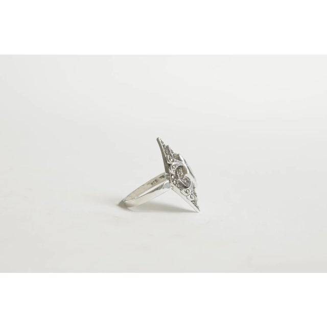 1930s Vintage Art Deco Sterling Silver Blue Topaz and Marquisette Ring, Size 8 For Sale - Image 5 of 7