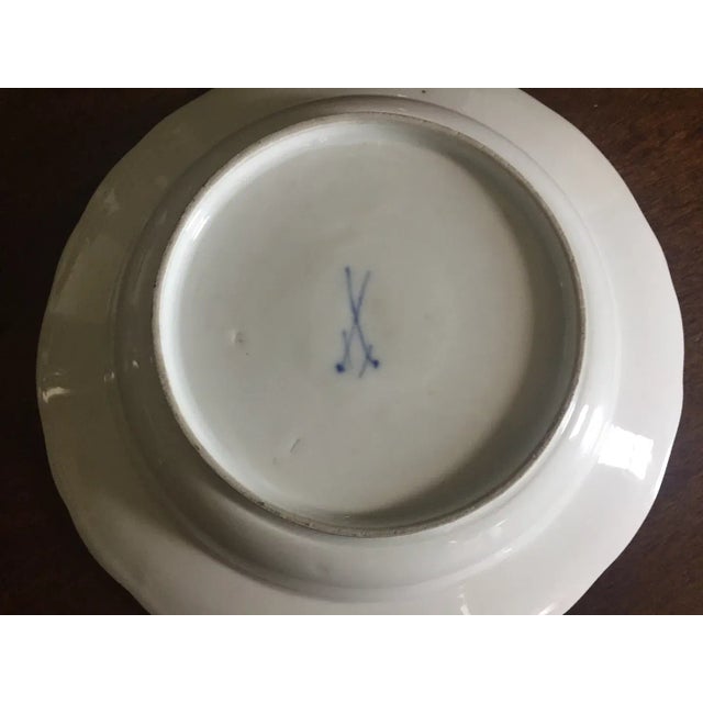 Rococo Antique 19th Century Meissen Porcelain Soup Bowl with Decoration of a Bird with Butterfly & Insects For Sale - Image 3 of 13
