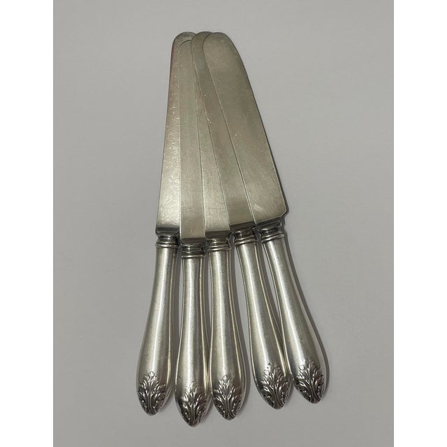 Traditional Set of Five Sterling Acanthus Leaf Knives For Sale - Image 3 of 8
